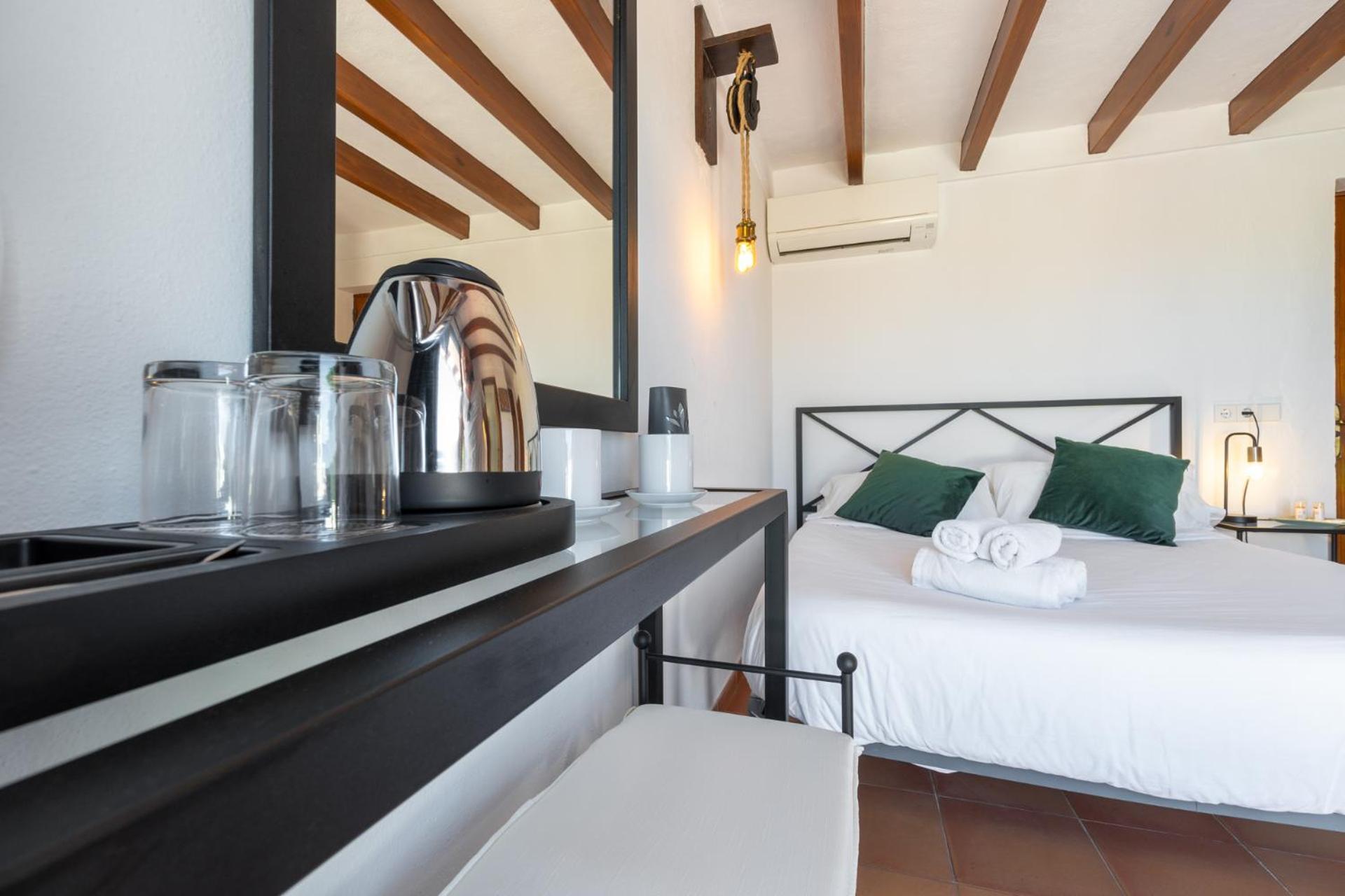 Hostal Restaurante Pou Des Lleo Сан-Карлос-де-Перальта Экстерьер фото