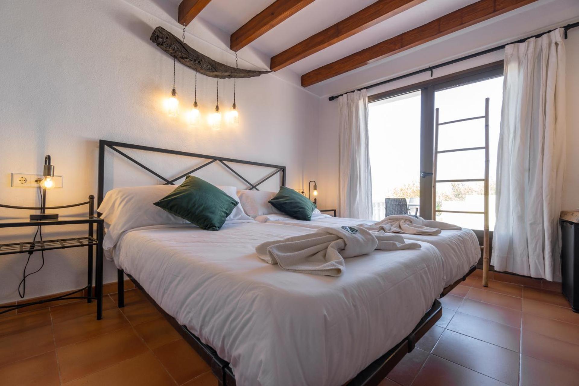 Hostal Restaurante Pou Des Lleo Сан-Карлос-де-Перальта Экстерьер фото