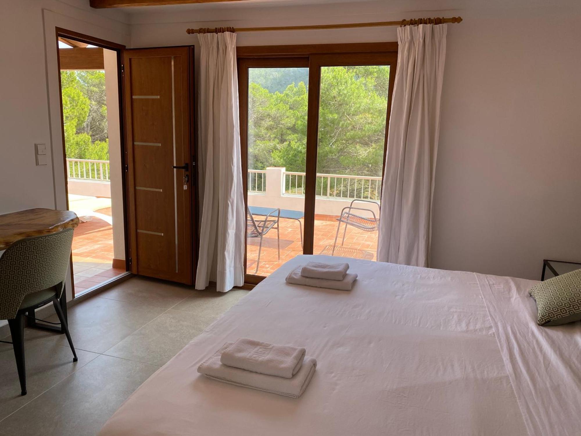 Hostal Restaurante Pou Des Lleo Сан-Карлос-де-Перальта Номер фото