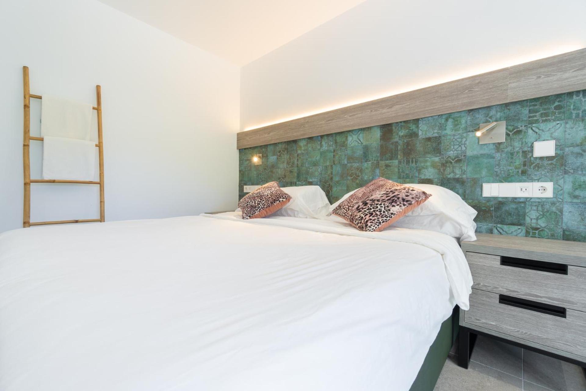 Hostal Restaurante Pou Des Lleo Сан-Карлос-де-Перальта Экстерьер фото