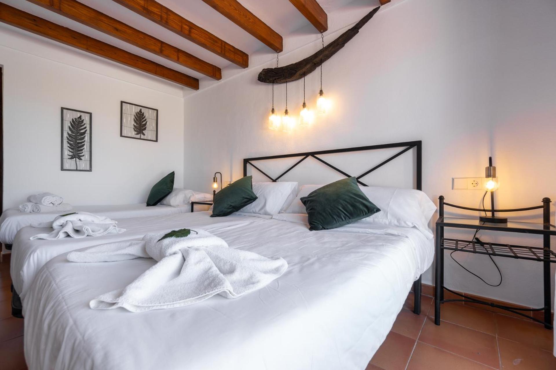 Hostal Restaurante Pou Des Lleo Сан-Карлос-де-Перальта Номер фото